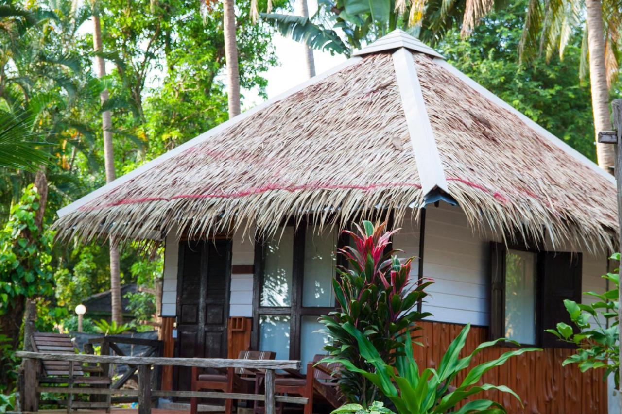 Ban_Na Hotell Koh Chang Exteriör bild