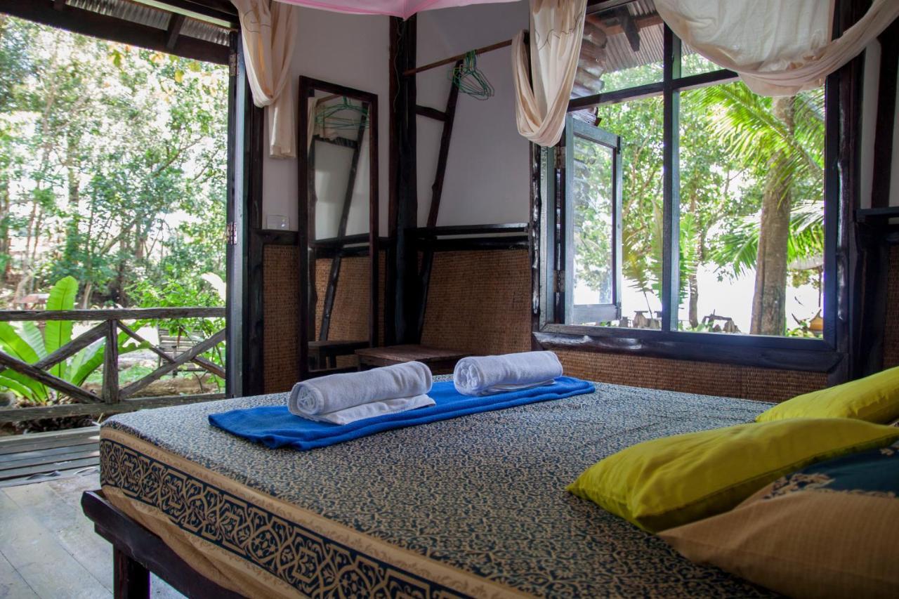 Ban_Na Hotell Koh Chang Exteriör bild