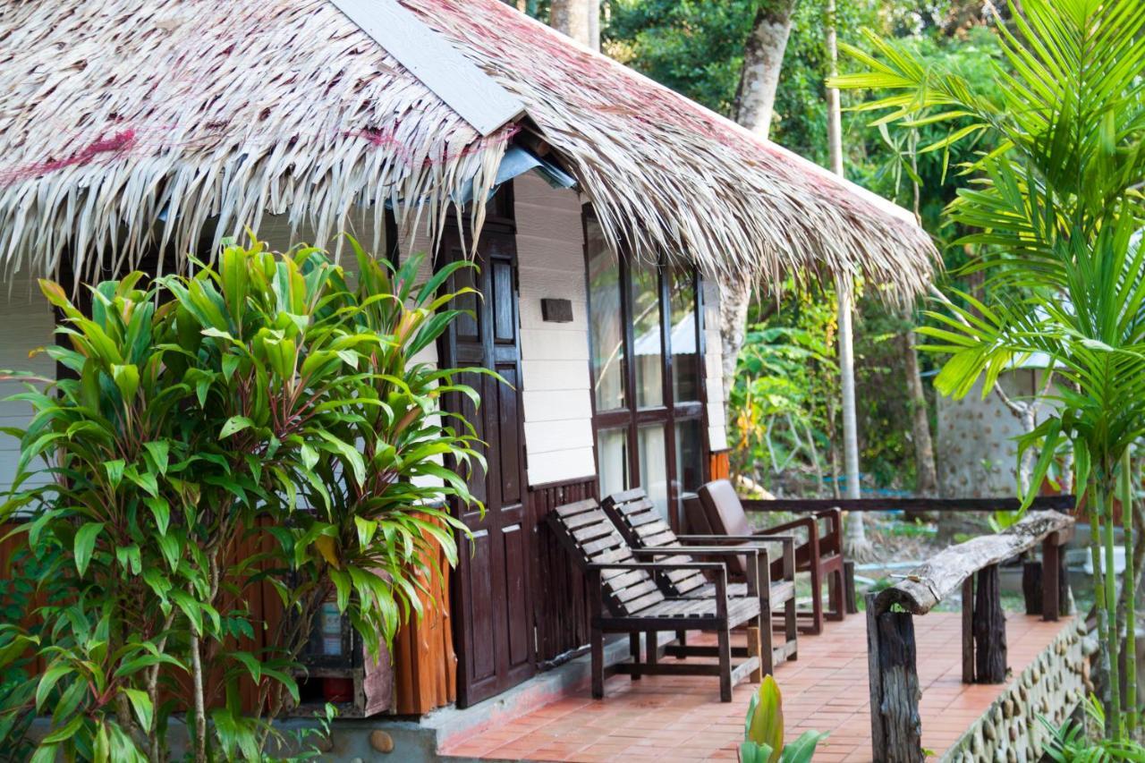 Ban_Na Hotell Koh Chang Exteriör bild